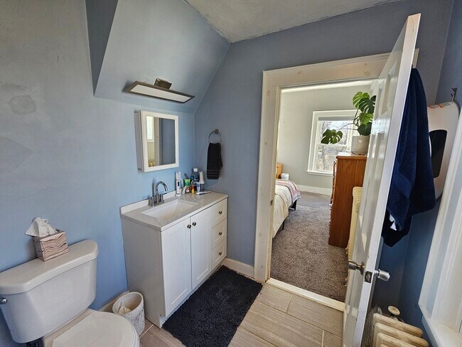 Building Photo - 32 Main St