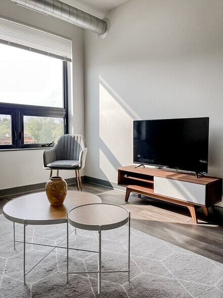 Building Photo - 1261 8th St