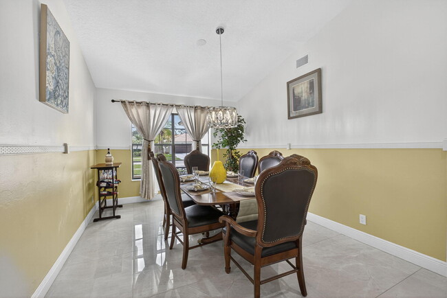 Building Photo - 798 Blueberry Dr