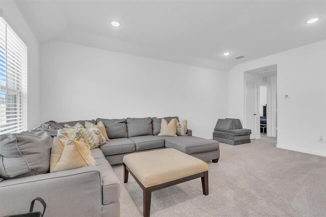 Building Photo - 2428 Mankato Dr