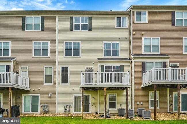 Building Photo - 25218 Briargate Terrace
