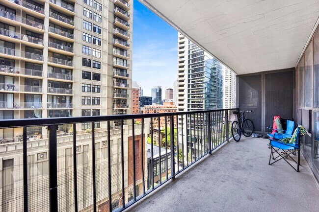 Building Photo - 10 E Ontario St