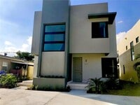 Building Photo - 4370 E 10th Ave