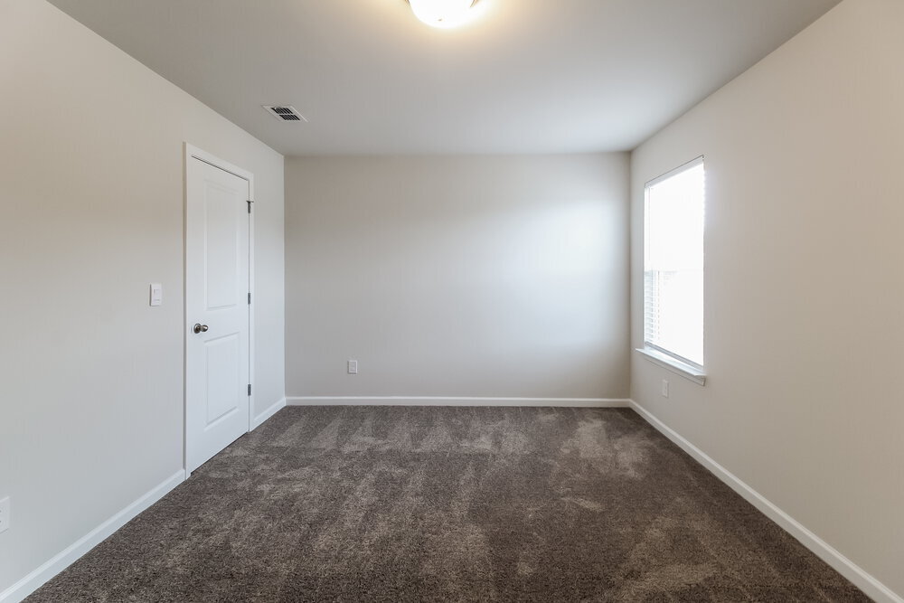 Building Photo - 730 Sara Mdw Rd