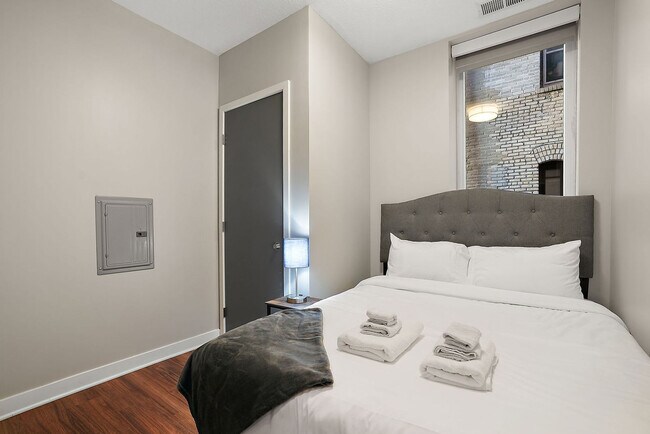 Building Photo - 1410 Nicollet Ave