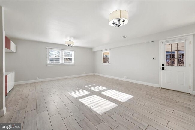 Building Photo - 7114 Xavier Ct