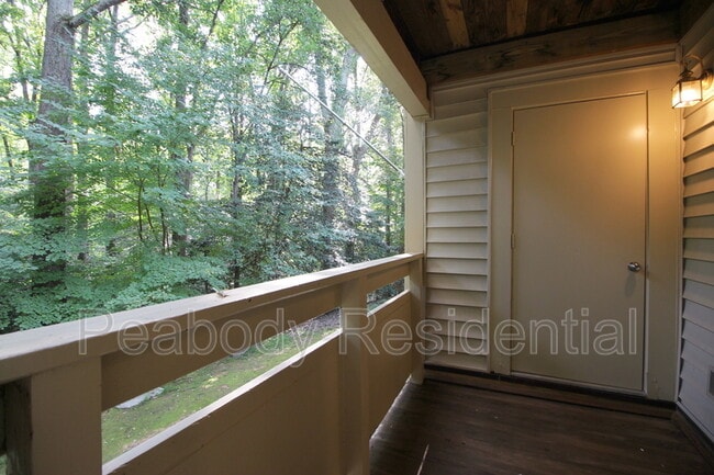 Building Photo - 2233 Lovedale Ln