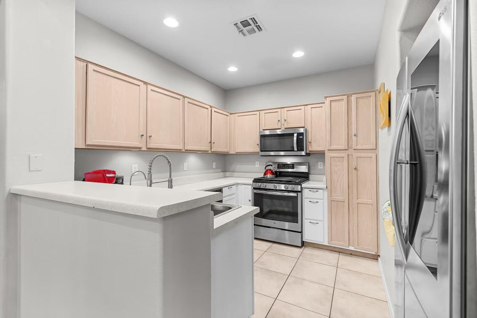 Building Photo - 3422 E University Dr