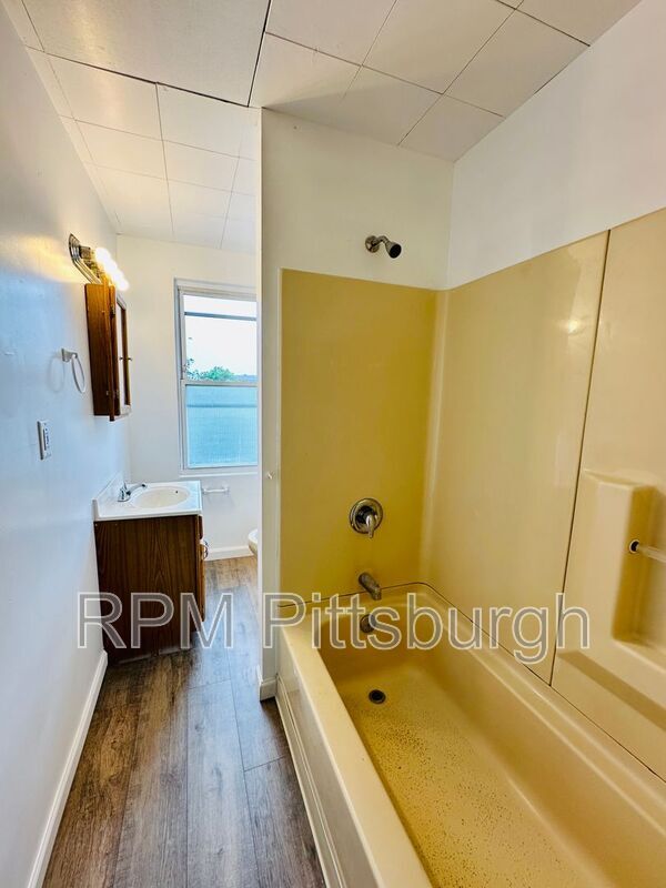 Building Photo - 42 Climax St