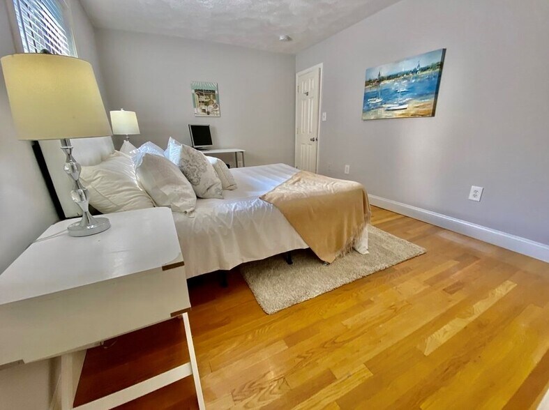 Building Photo - 7 Mortimer Pl