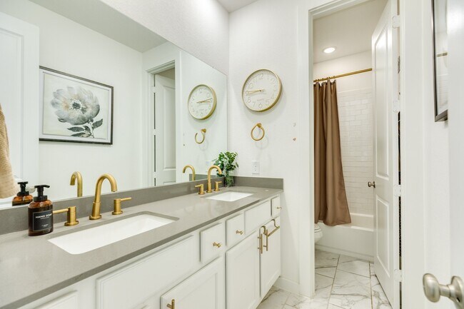 Building Photo - 9619 Wright Dr