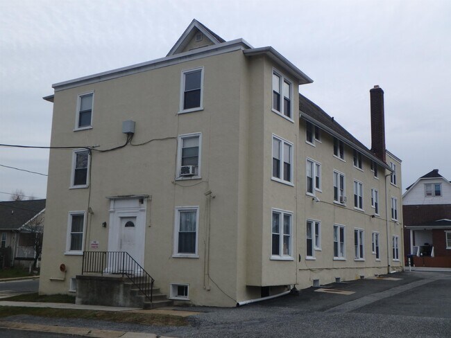 Building Photo - 20 Glenrich Ave