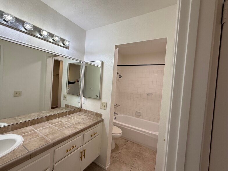 Building Photo - 11584 Fury Ln