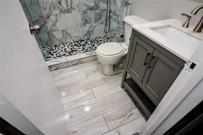 Building Photo - 620 Peachtree St NE