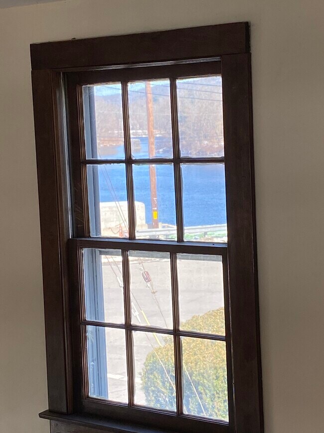 Building Photo - 54 Bridge St