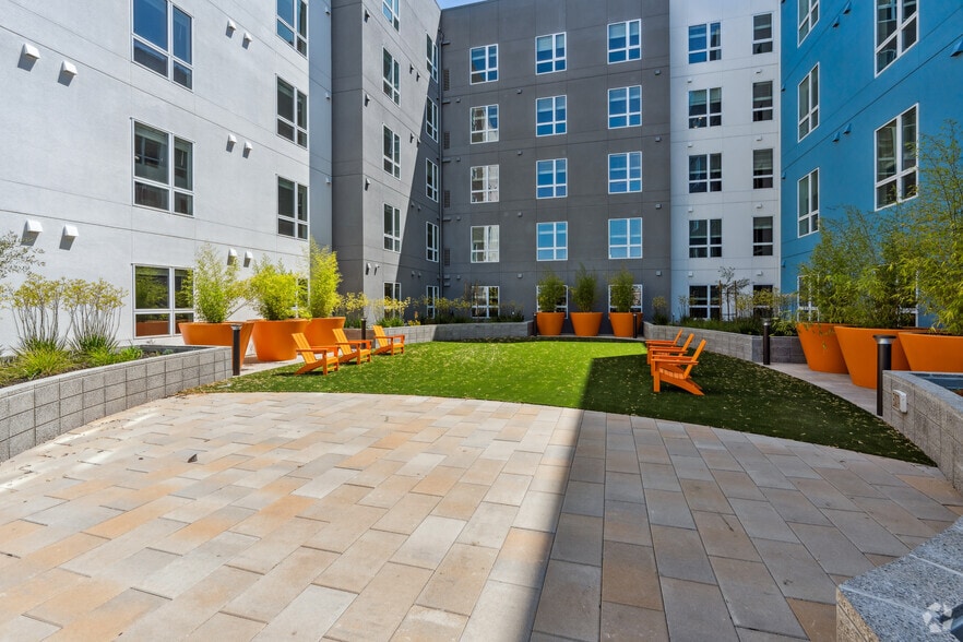 Primary Photo - Mainline North | Affordable Apartments