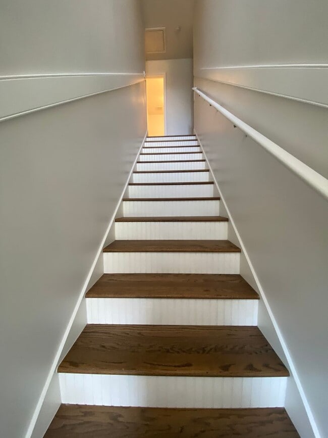 Building Photo - 4207 Broughton St