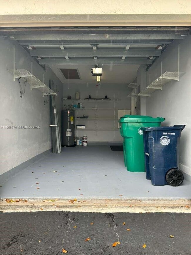 Building Photo - 4953 SW 32nd Terrace