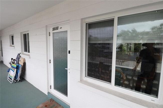 Building Photo - 5888 17th St W