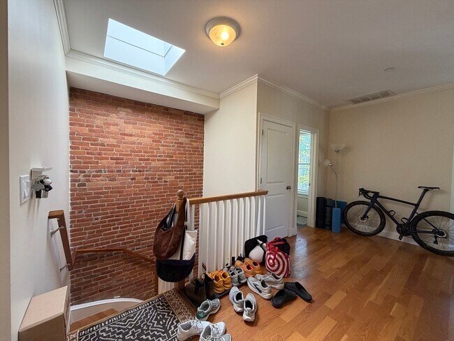Building Photo - 9 Marney St
