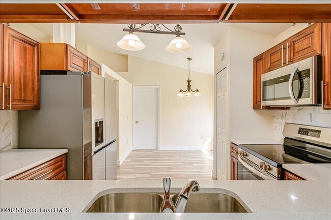 Building Photo - 6651 Fawn Ridge Dr