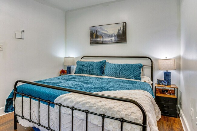 Building Photo - 15 Green Ct