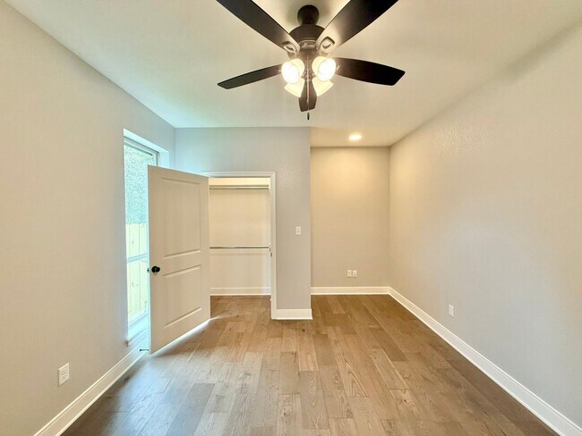 Building Photo - Beautiful and Spacious 3-Bedroom, 2-Bath R...