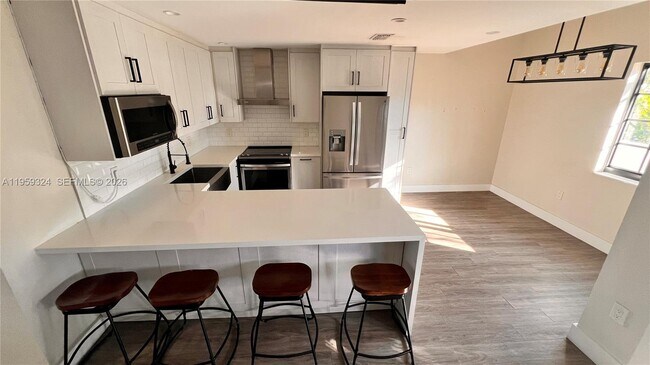 Building Photo - 3538 SW 17th St