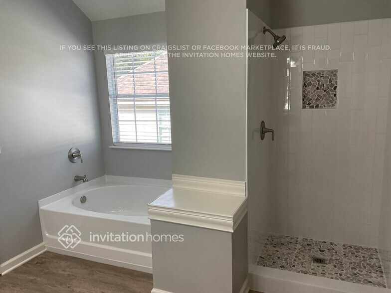 Building Photo - 4392 Sublime Trail