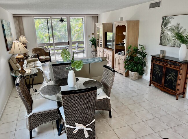 Living Room & Dining - 843 Bayport Way