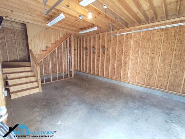 Building Photo - 279 Weaver Ridge Rd