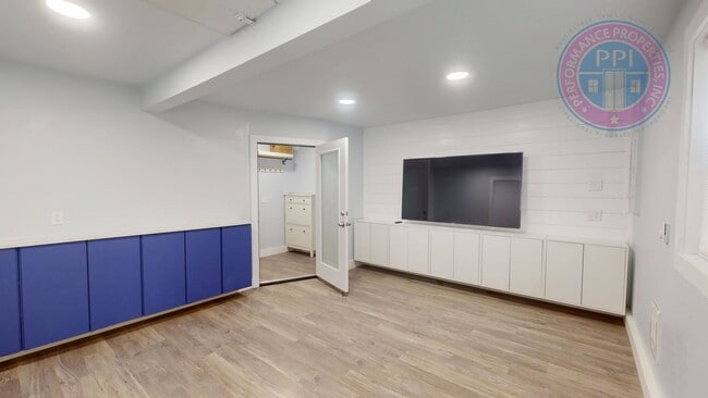 Building Photo - Newly Remodeled Home With Large Yard In Ro...