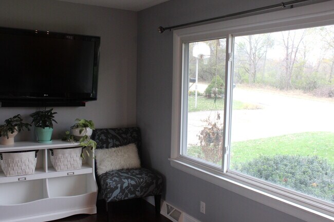 Building Photo - 5039 W Clayton Rd