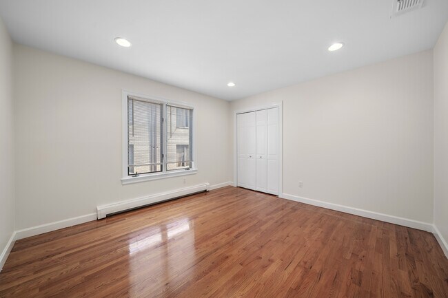 Building Photo - 9 Sterling Pl