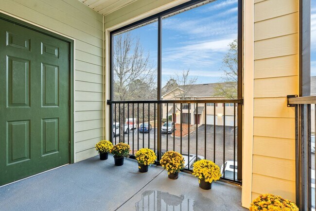 Building Photo - 447 W Longleaf Dr