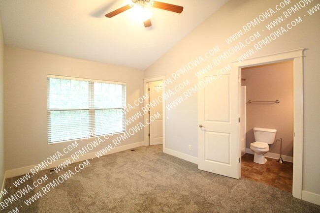 Building Photo - 2 MASTER SUITES!!! 2 Bedrooms, 2.5 Bath To...