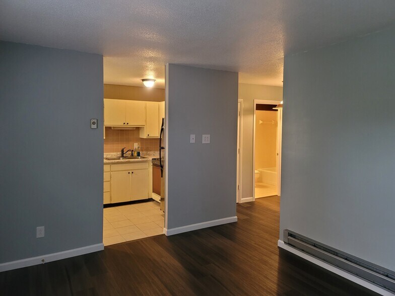 Building Photo - 248 Leach Cir