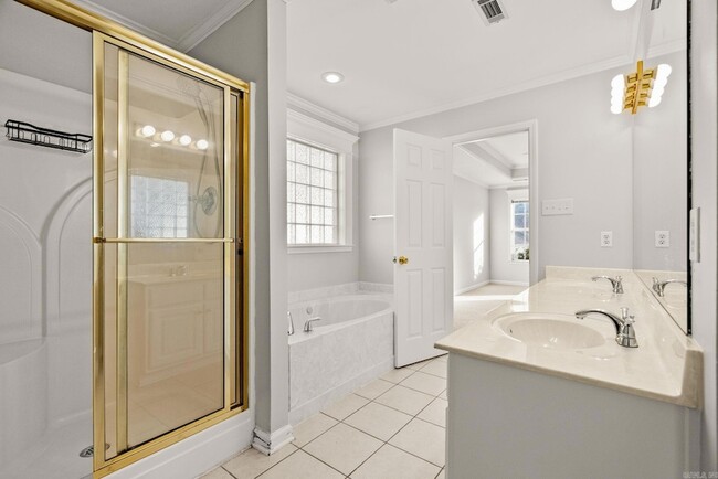 Building Photo - 12711 Misty Creek Dr