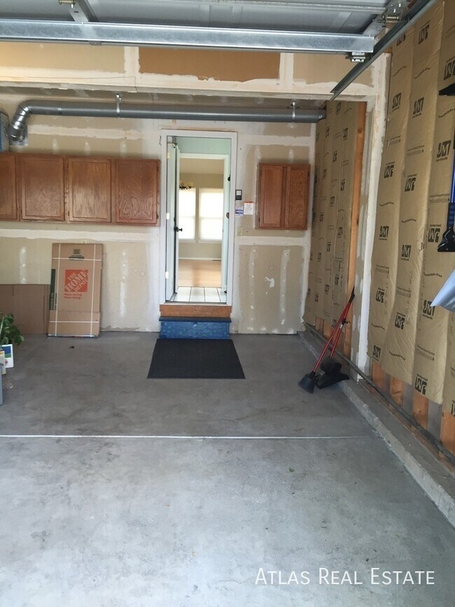 Building Photo - 8876 Red Bush Trail