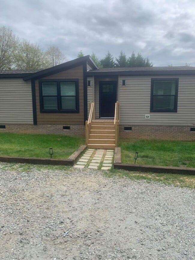 Building Photo - 561 Morris Bridge Rd