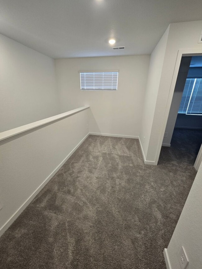 Building Photo - Brand New Townhome within walking distance to Elementary School