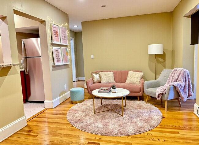 Building Photo - 66 Egmont St