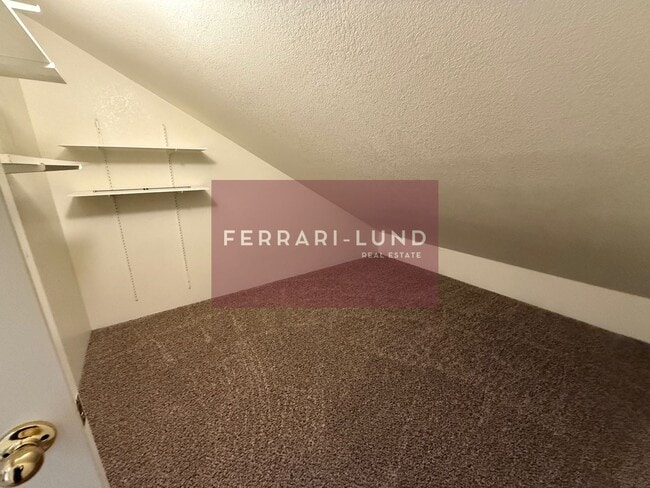 Building Photo - ?? Loft Style Townhome in Reno - Kay DeAlba Property! ??