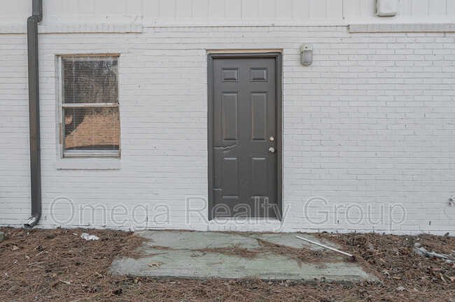 Building Photo - 3330 Meridian St N