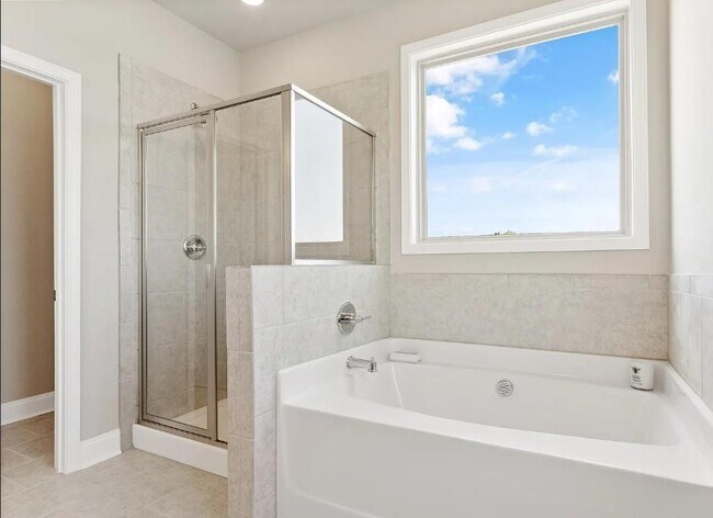 Building Photo - 1905 Manor Pointe Dr