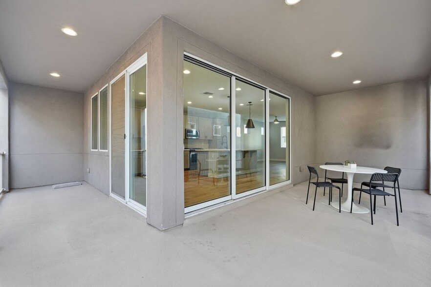 Building Photo - 7059 W Stardust Dr