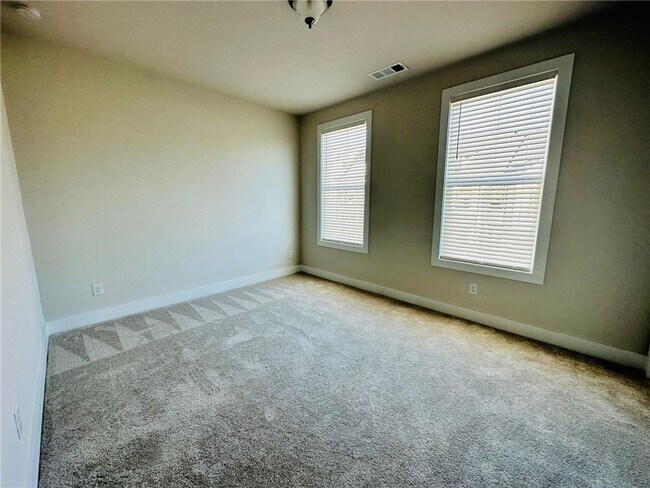 Building Photo - 1252 Windmill Pkwy