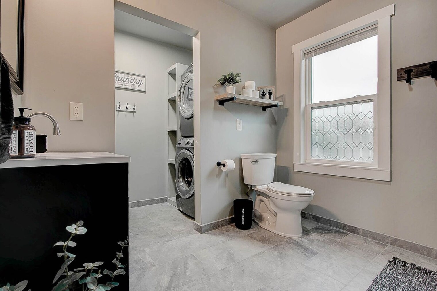 Building Photo - 42 S Holmes Ave