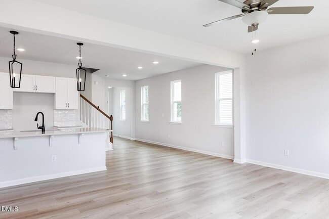 Building Photo - 152 Kobus Ct