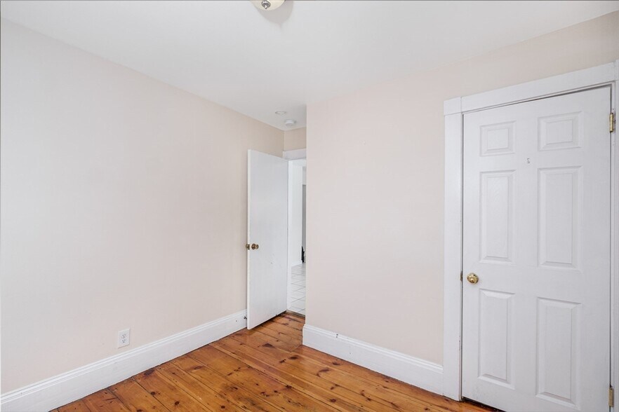 Building Photo - 14 Kilby St